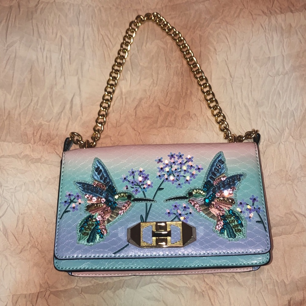 Gorgeous handbag from Aldo can be yours today💜